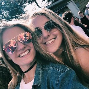 Meet your Posher, Cobi